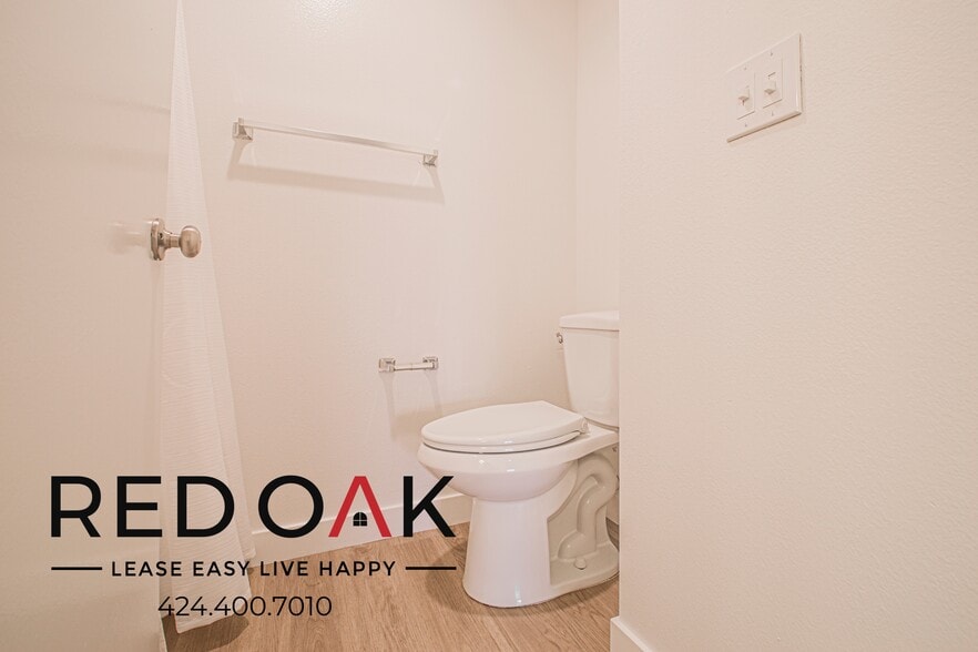 Building Photo - 8309 Cedros Ave