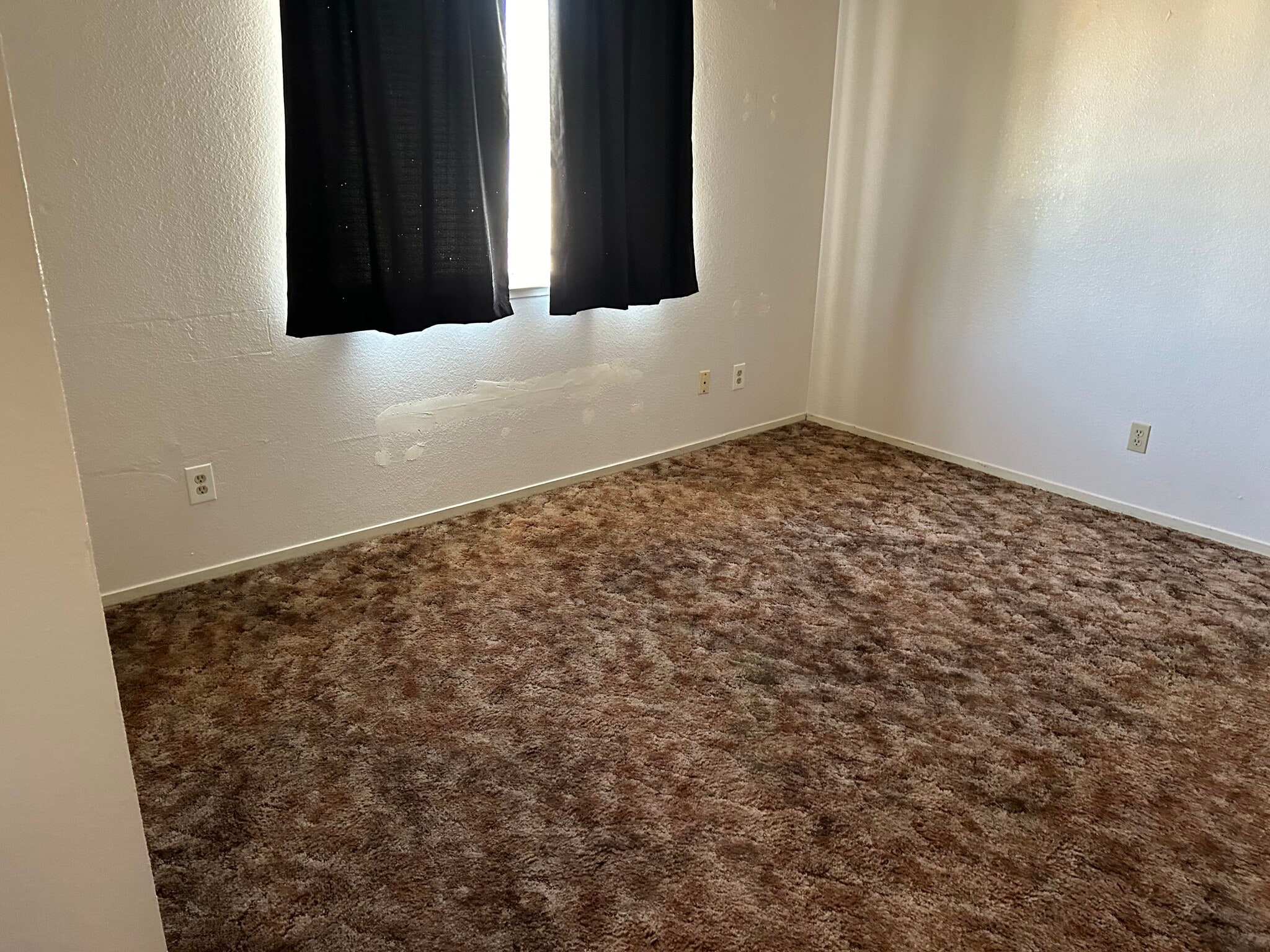 Building Photo - 1580 N Denair Ave