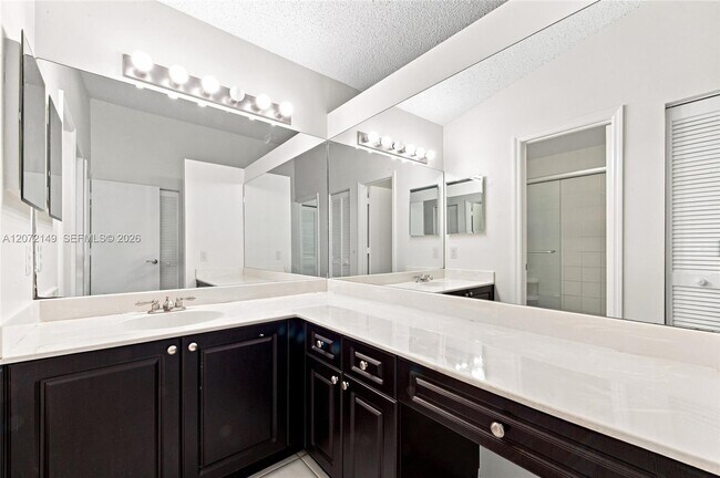 Building Photo - 7336 Granada Way
