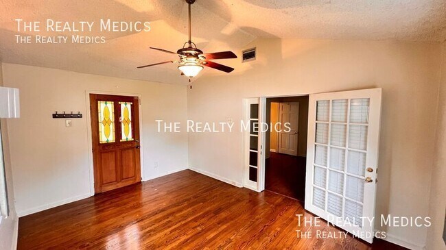 Building Photo - 1807 N Park Ave