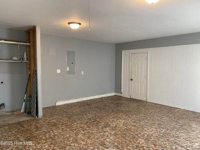 Building Photo - 210 Zachary Ln