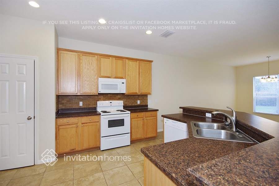 Building Photo - 2548 Sand Hill Point Cir