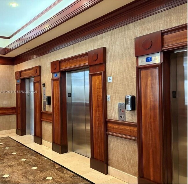 Building Photo - 20185 E Country Club Dr