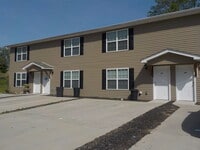 Building Photo - 1295 Pond St SE