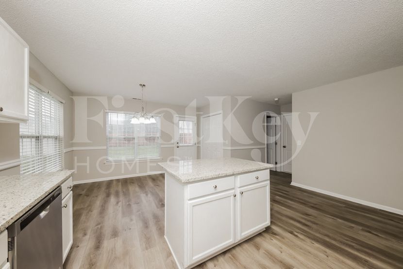 Building Photo - 4944 Lighthouse Ct