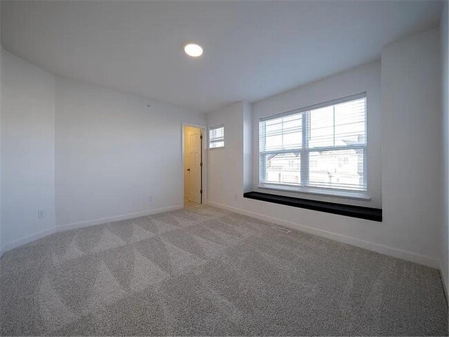 Building Photo - 1073 Jubert Dr