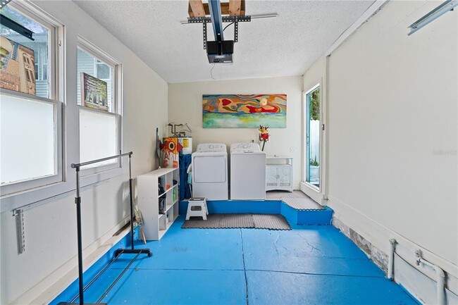 Building Photo - 914 8th St N