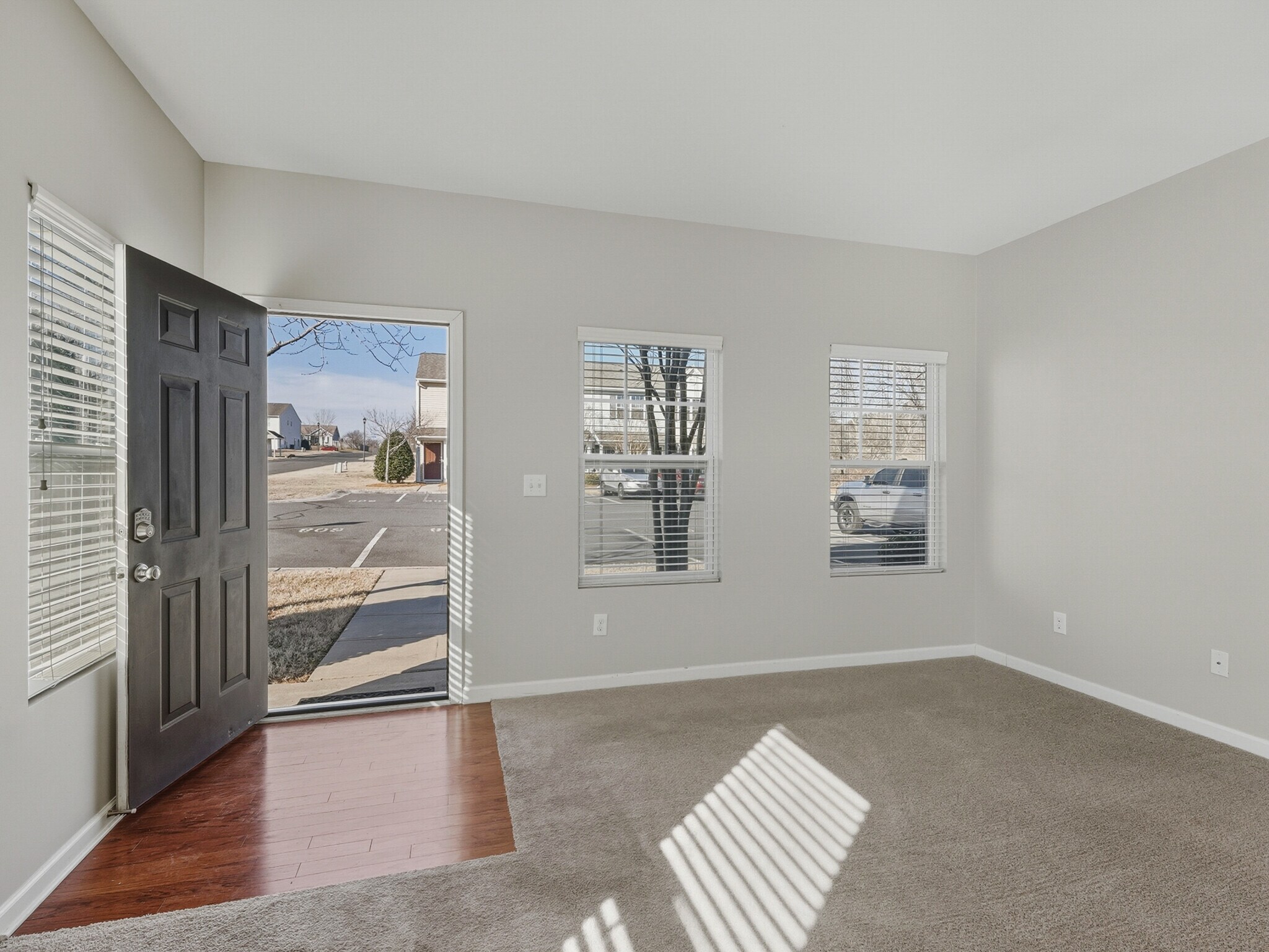 Building Photo - 608 Cahill Ln