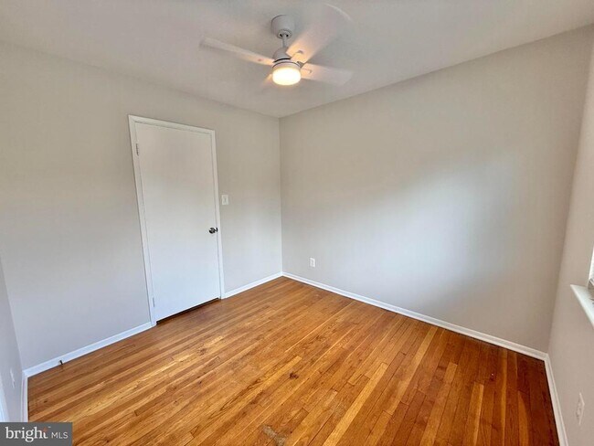Building Photo - 7700 Glenister Dr