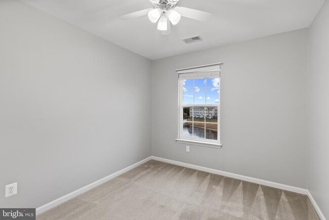 Building Photo - 1900 Lennox Dr