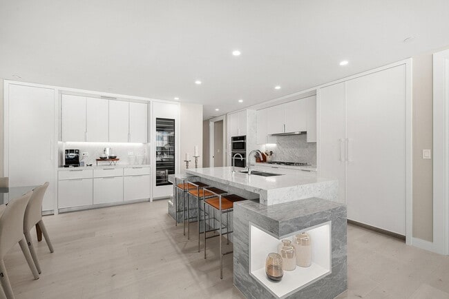 Building Photo - 3550 S Ocean Blvd