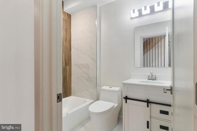 Building Photo - 3118 Ridge Ave