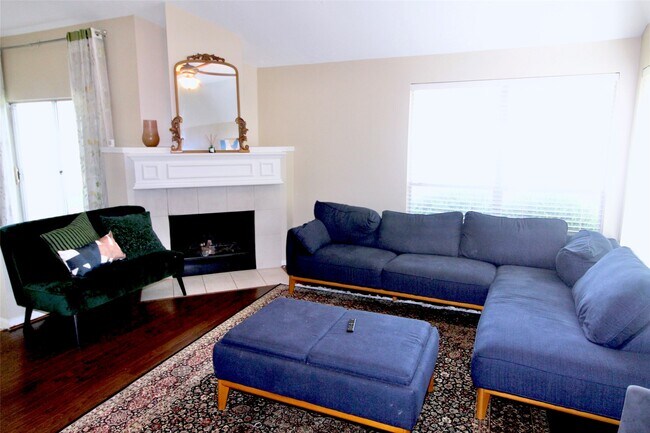 Building Photo - 1107 Woodley Bend