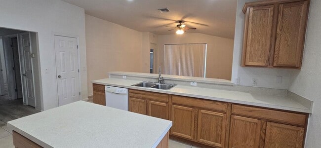 Building Photo - 4126 SW 51st Ct