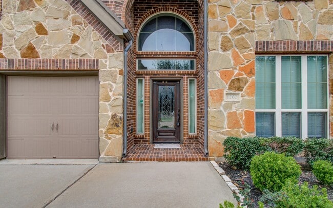 Building Photo - 1202 Watercrest Park Ln