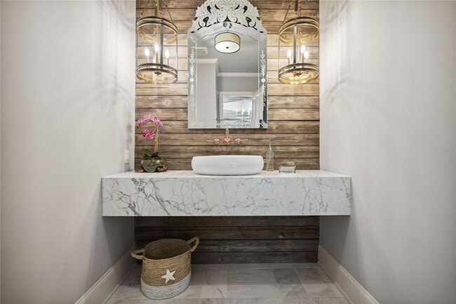 Building Photo - 1930 Northside Dr NW