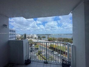 Building Photo - 1200 NE Miami Gardens Dr