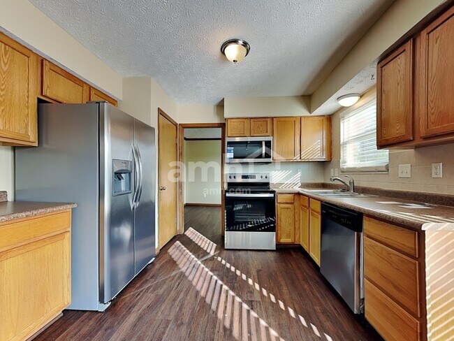 Building Photo - 6588 Taylor Trace Ln