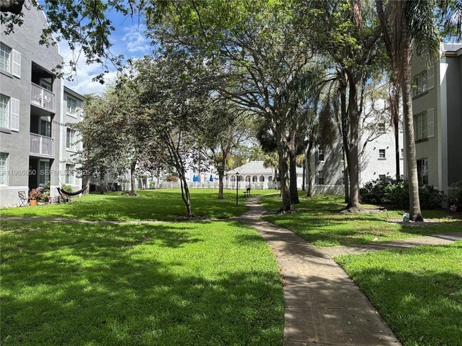 Building Photo - 655 SW 111th Way