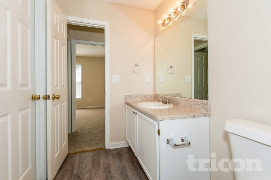 Building Photo - 1320 Timber Walk Dr