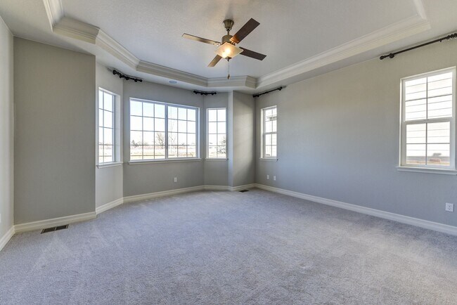 Building Photo - Breathtaking 4 Bedroom 3 Bedroom Ranch Style Home with Finished Basement!!