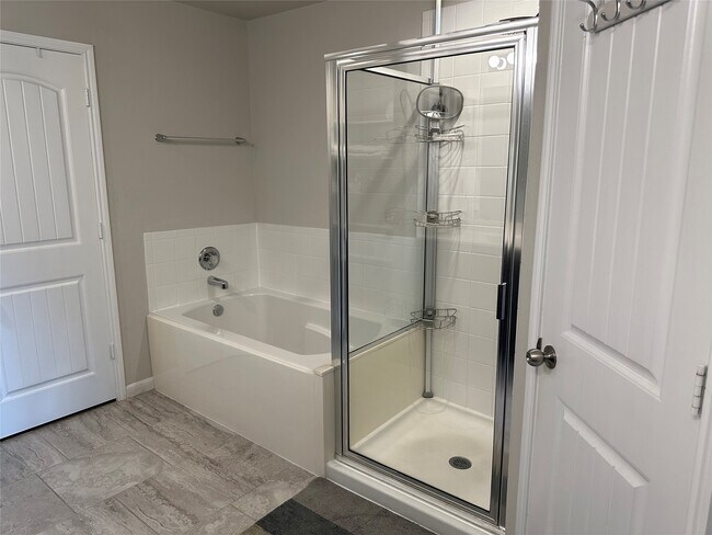 Building Photo - 12531 Lake Portal Dr