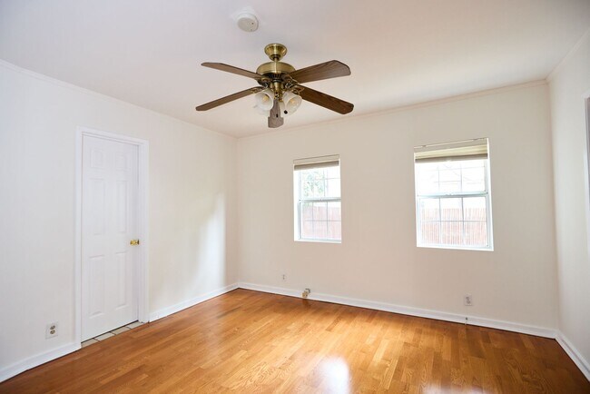 Building Photo - Edenhurst Ave. 3730 -RENTALS