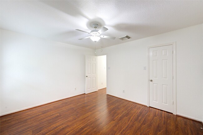 Building Photo - 11 E Sage Creek Pl