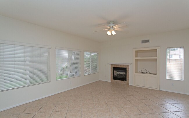 Building Photo - 2159 Island Shore Way
