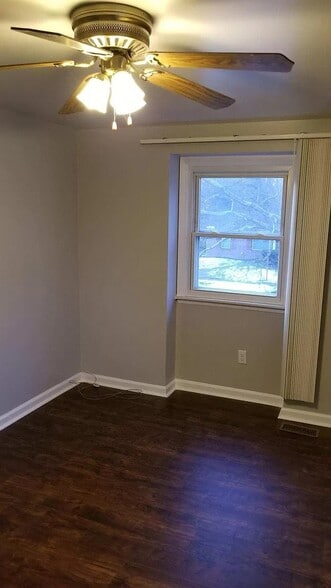 Building Photo - 1628 Sheffield Dr