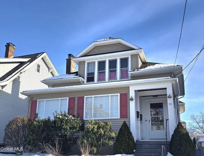 Primary Photo - 31 Terrace Ave