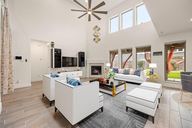 Building Photo - 28946 Parker Ridge Dr