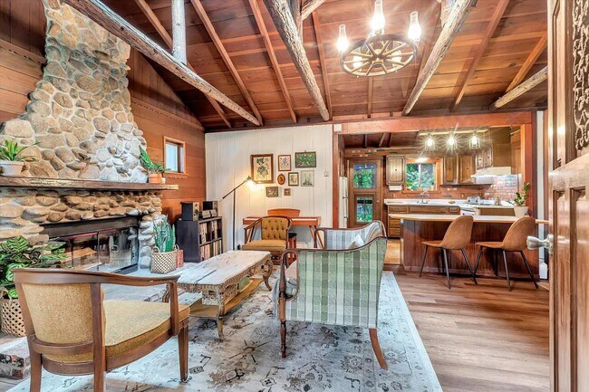 Building Photo - Picturesque, Pet Friendly, with Garage and...
