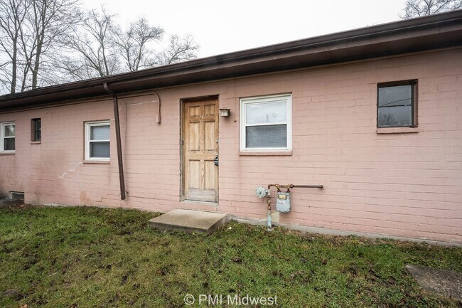 Building Photo - Modern Duplex in Prime Location - Perfect Rental Opportunity in Indianapolis!
