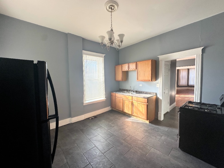 Building Photo - 10921 S Wabash Ave