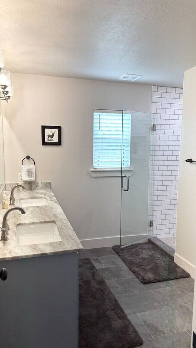 Building Photo - 5472 Andert Rd