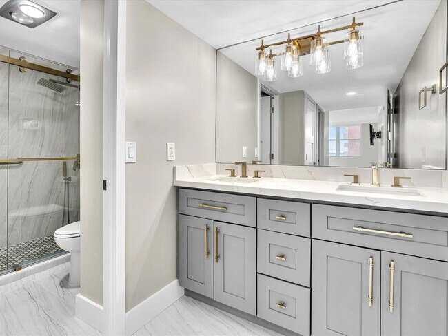 Building Photo - 1150 Hillsboro Mile Apt #1150, Hillsboro B...