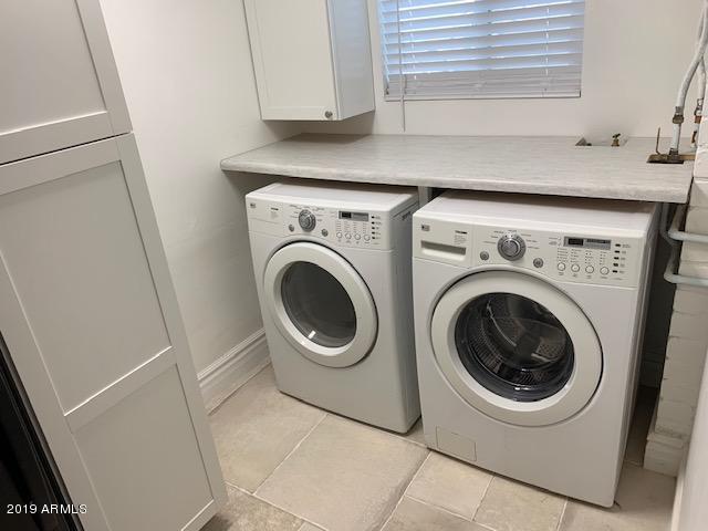 Building Photo - 702 S 1st St