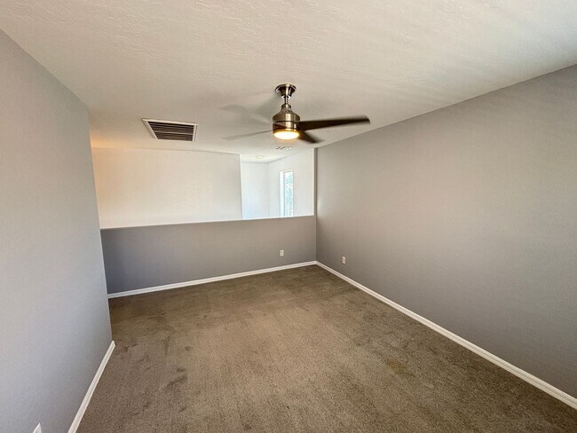 Building Photo - Beautiful 4Bed/3Bath/2Car Residence located in Providence