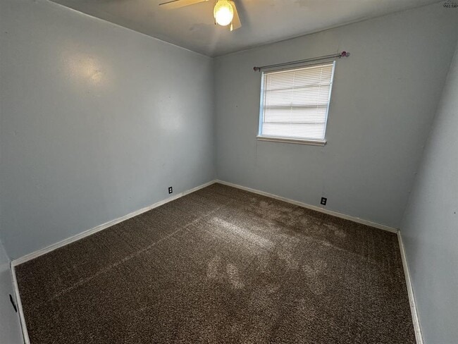 Building Photo - 1504 Red Fox Rd