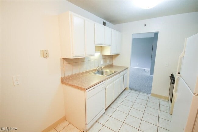 Building Photo - 20333 Detroit Rd