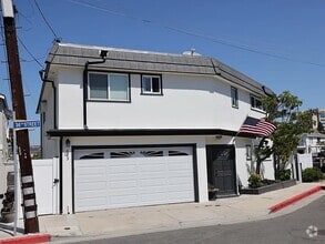 Building Photo - 623 36th St