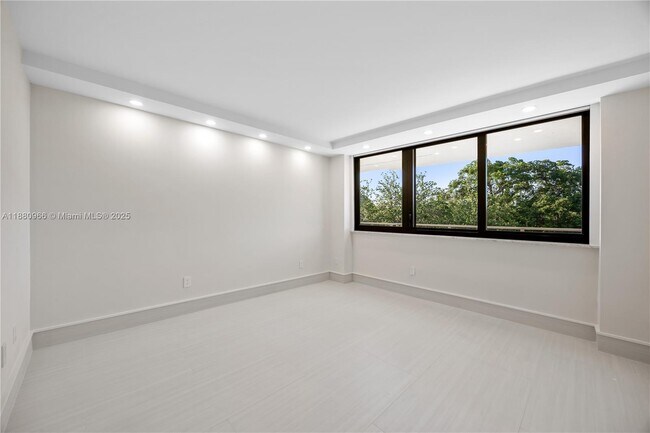 Building Photo - 700 Coral Wy
