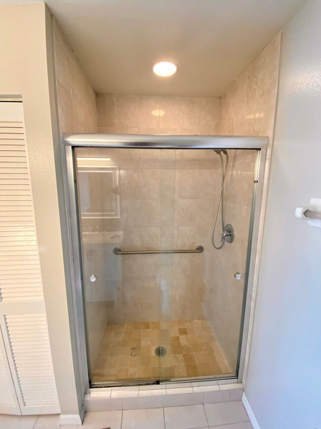 Building Photo - 7760 Emerald Cir