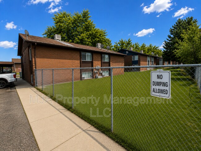Building Photo - 4642 S Arlington Park Dr