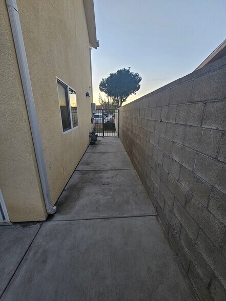 Building Photo - 7544 Denny Ave