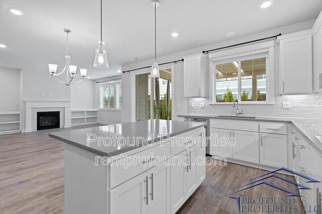 Building Photo - 17323 SW Kite Ln