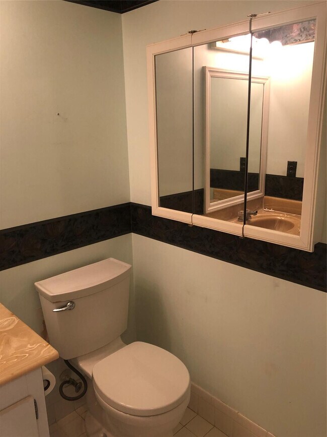 Building Photo - 151 SW 135th Terrace