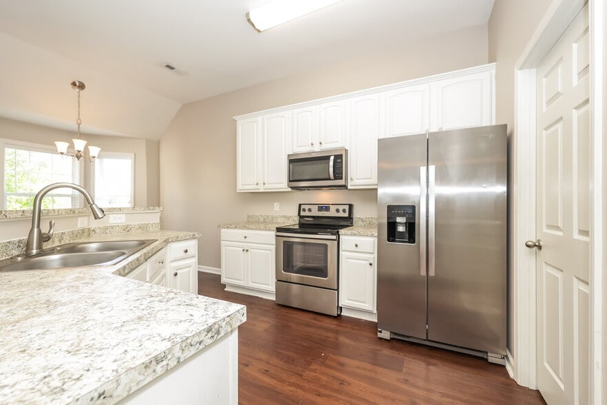 Building Photo - 2402 Audelia Way