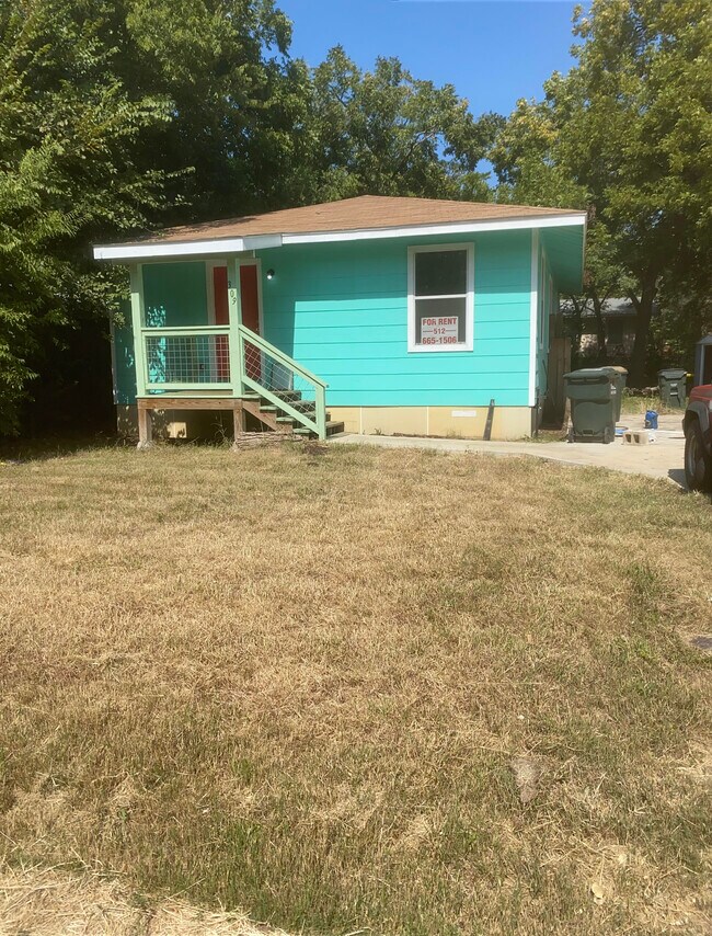 Primary Photo - 309 Lee St
